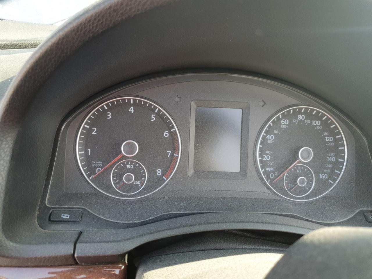 wvwfw7ah8cv013852 WVWFW7AH8CV013852 2012 Volkswagen Eos Lux