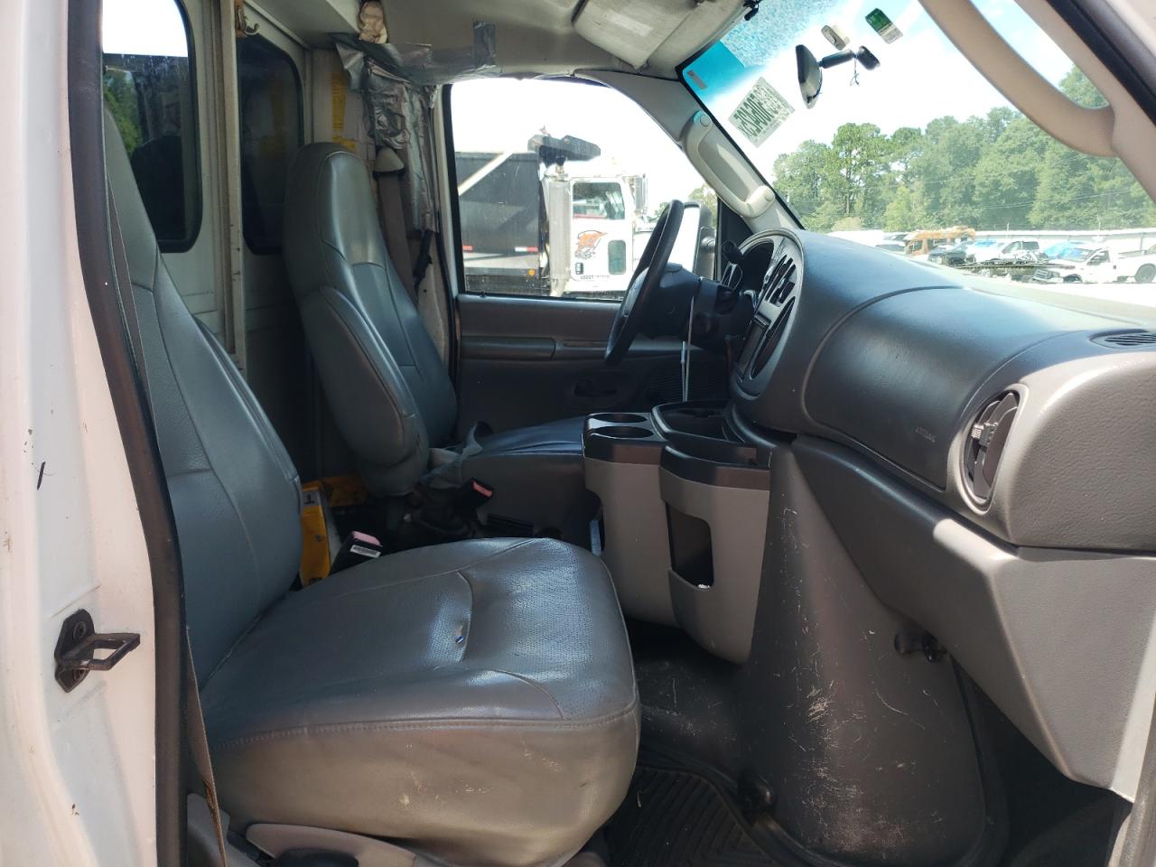 2003 Ford Econoline E350 Super Duty Cutaway Van VIN: 1FDWE35F63HA64264 Lot: 63506425