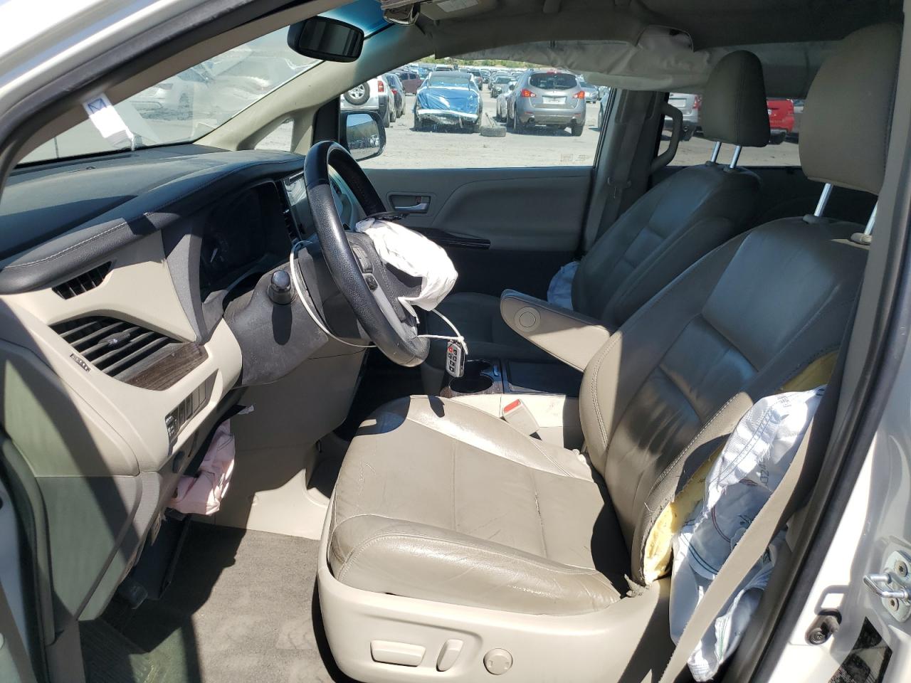 2015 Toyota Sienna Xle VIN: 5TDYK3DC3FS633276 Lot: 67418395
