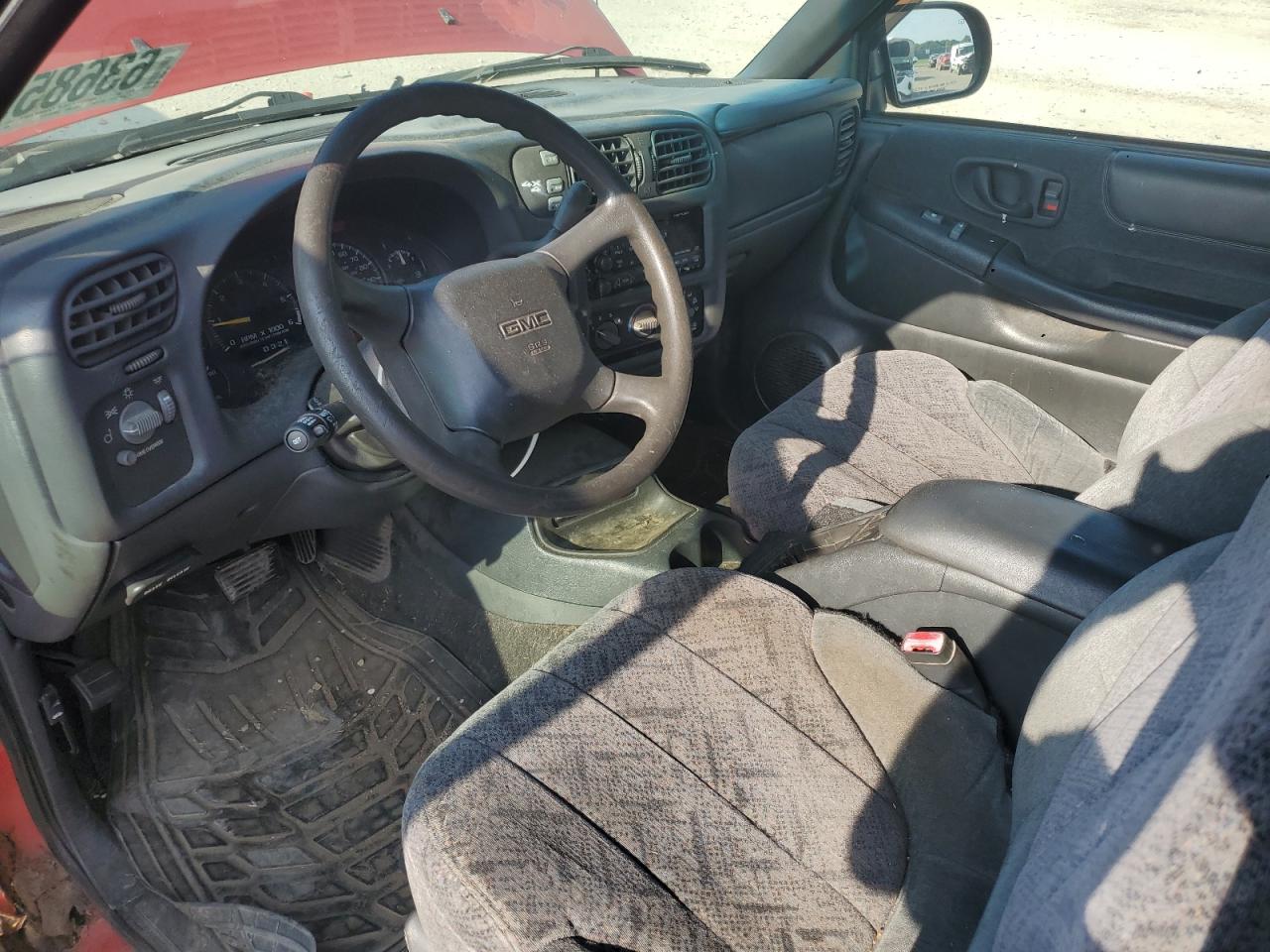 2000 GMC Sonoma VIN: 1GTCT19WXY8181705 Lot: 63685945
