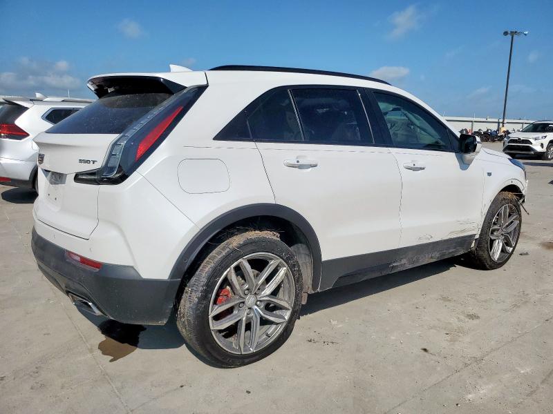  CADILLAC XT4 2021 Белы