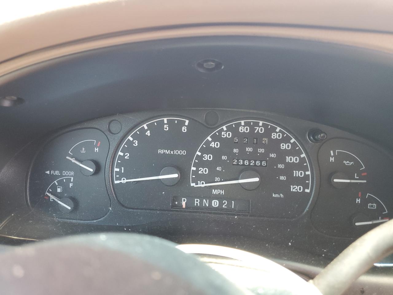 2001 Mercury Mountaineer VIN: 4M2ZU86P81UJ06330 Lot: 63160185