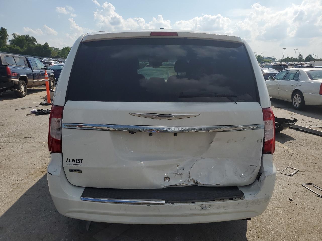 2015 Chrysler Town & Country Touring VIN: 2C4RC1BG5FR608805 Lot: 66213715