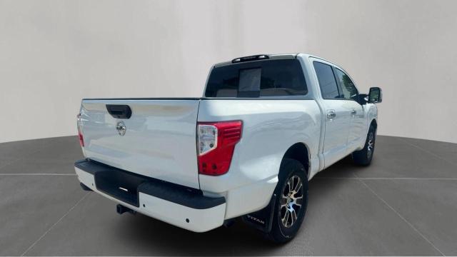  NISSAN TITAN 2020 Biały
