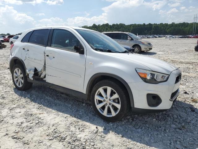  MITSUBISHI OUTLANDER 2015 Белы