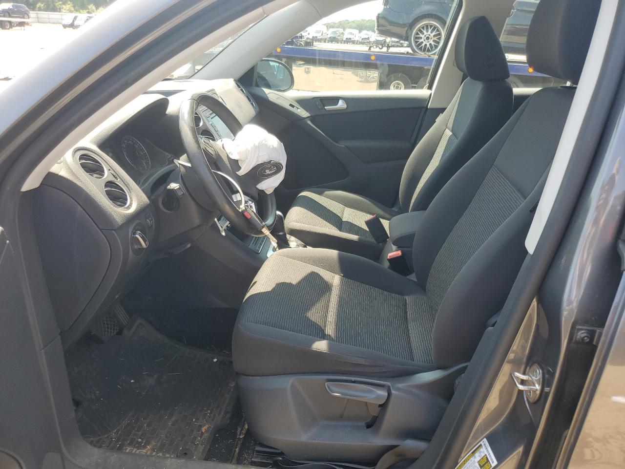 2015 Volkswagen Tiguan S VIN: WVGBV7AX9FW579702 Lot: 64668355