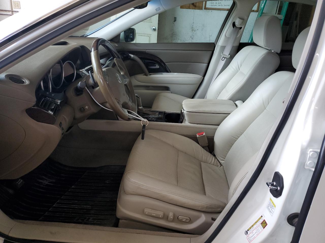 jh4kb2f6xbc000534 JH4KB2F6XBC000534 2011 Acura Rl