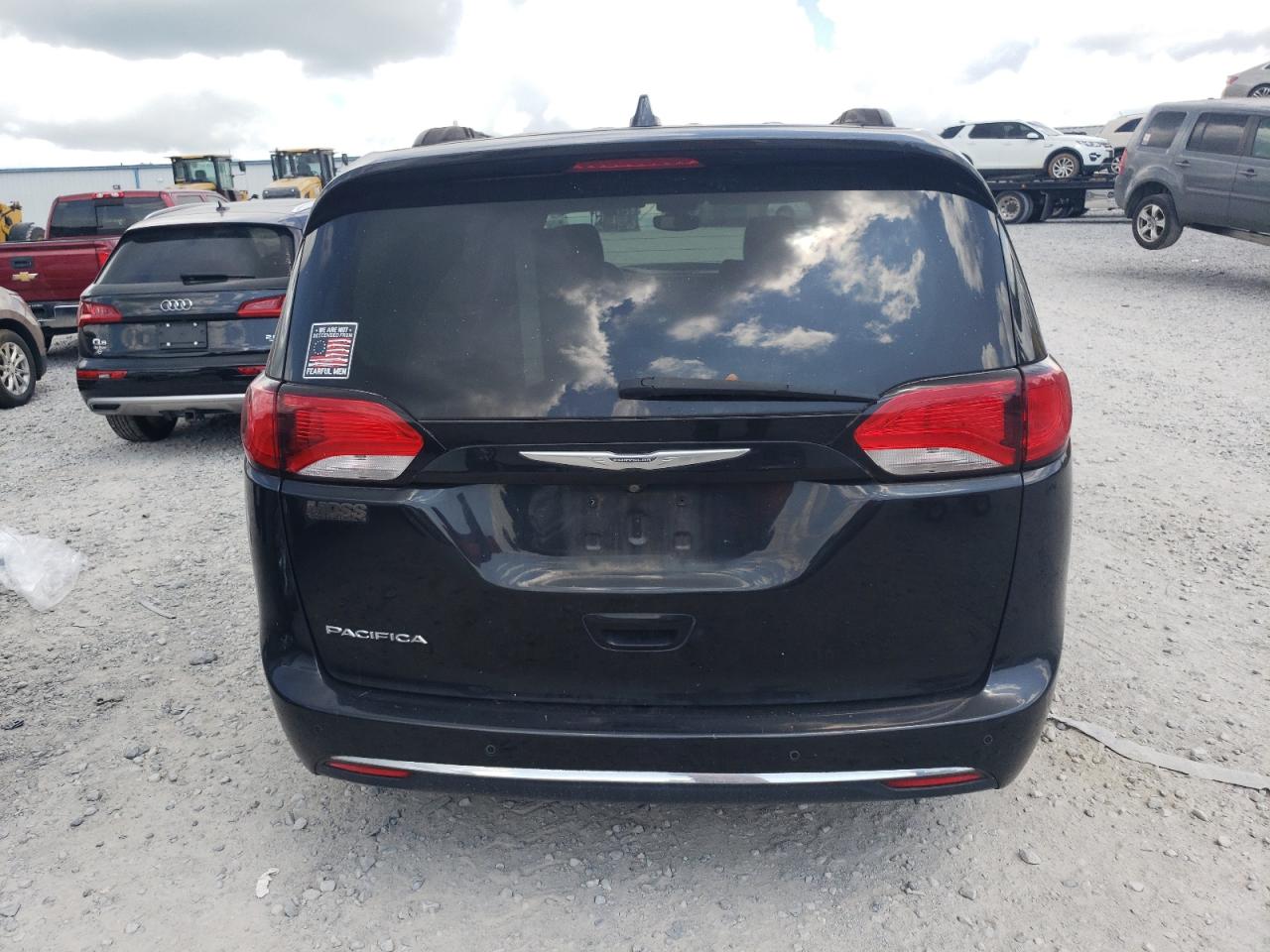 2017 Chrysler Pacifica Touring L VIN: 2C4RC1BG9HR523064 Lot: 63486435