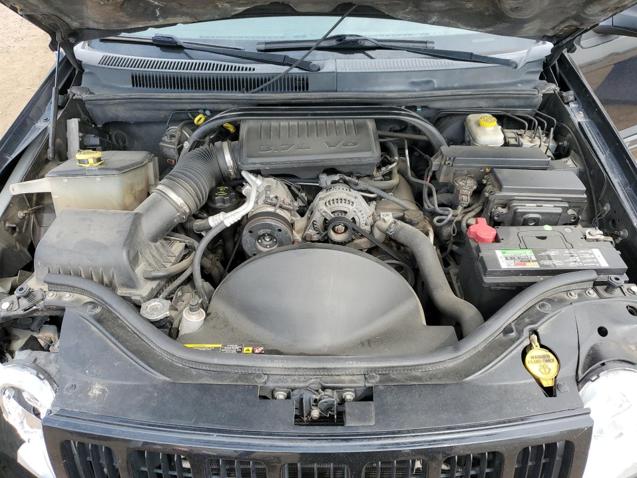 2005 Jeep Grand Cherokee Laredo VIN: 1J4GR48K75C659047 Lot: 67004805