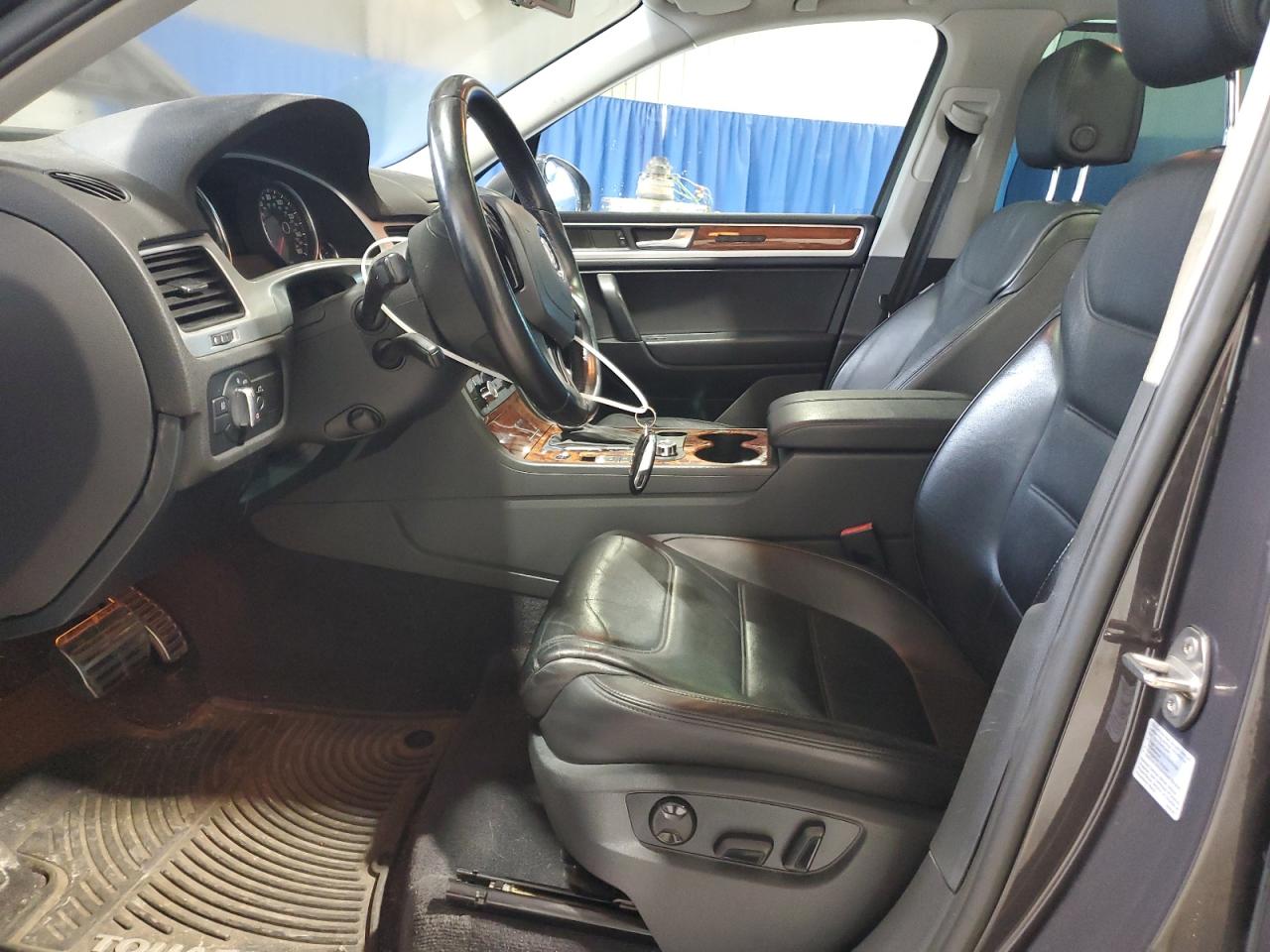 2011 Volkswagen Touareg Hybrid VIN: WVGFG9BP2BD004319 Lot: 62562165