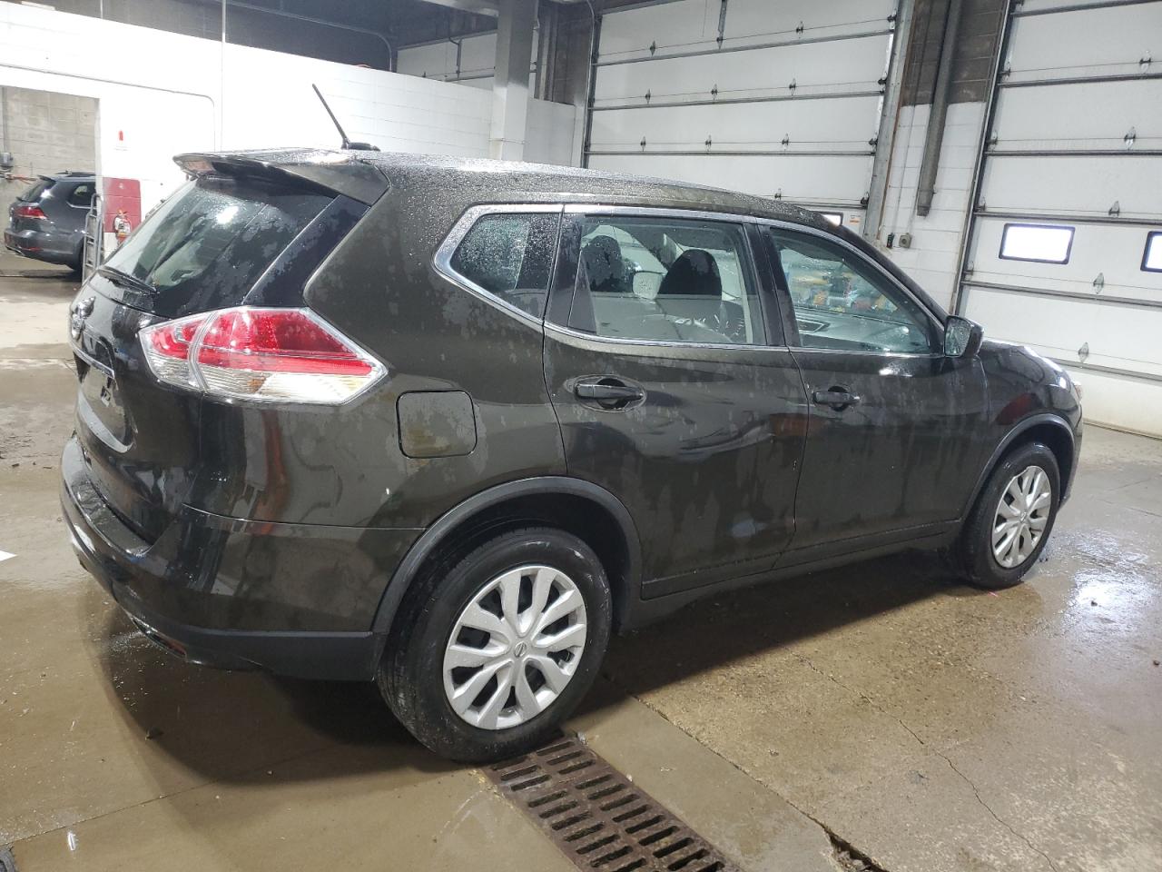 KNMAT2MT6GP686400 NISSAN ROGUE 2016