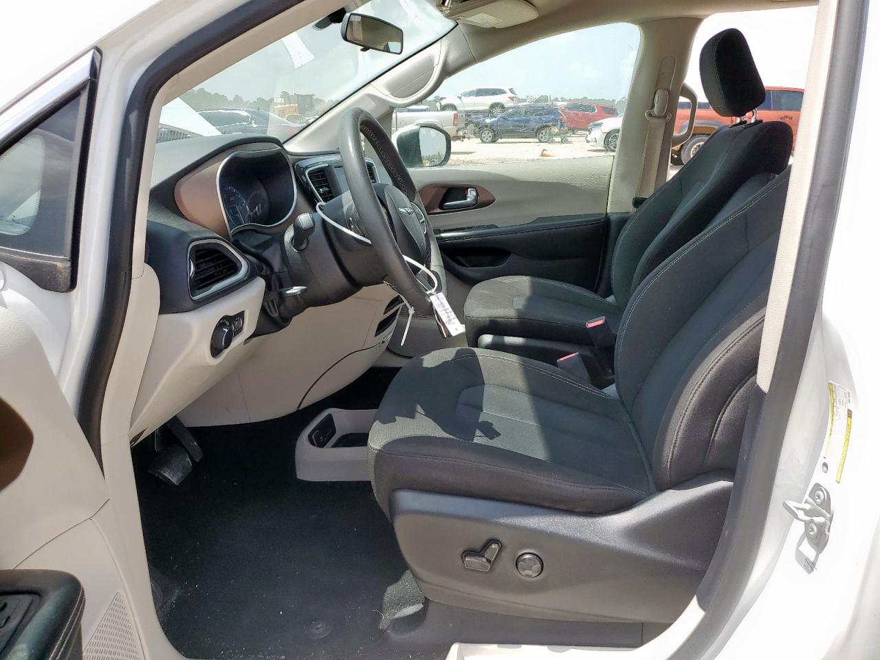 2022 Chrysler Voyager Lx VIN: 2C4RC1CG8NR219086 Lot: 63093435