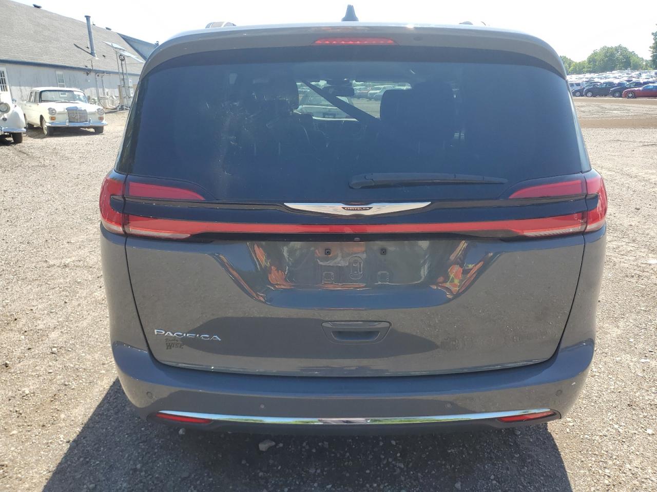2022 Chrysler Pacifica Touring L VIN: 2C4RC1BG8NR111388 Lot: 63047375