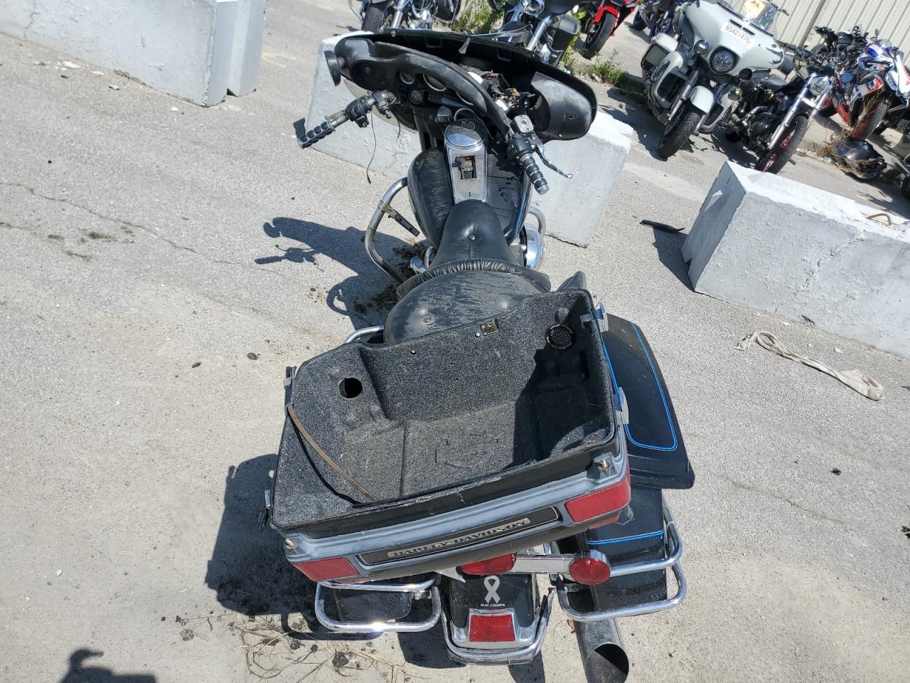 2006 Harley-Davidson Flhtcui Shrine VIN: 1HD1FLW106Y677031 Lot: 65433785