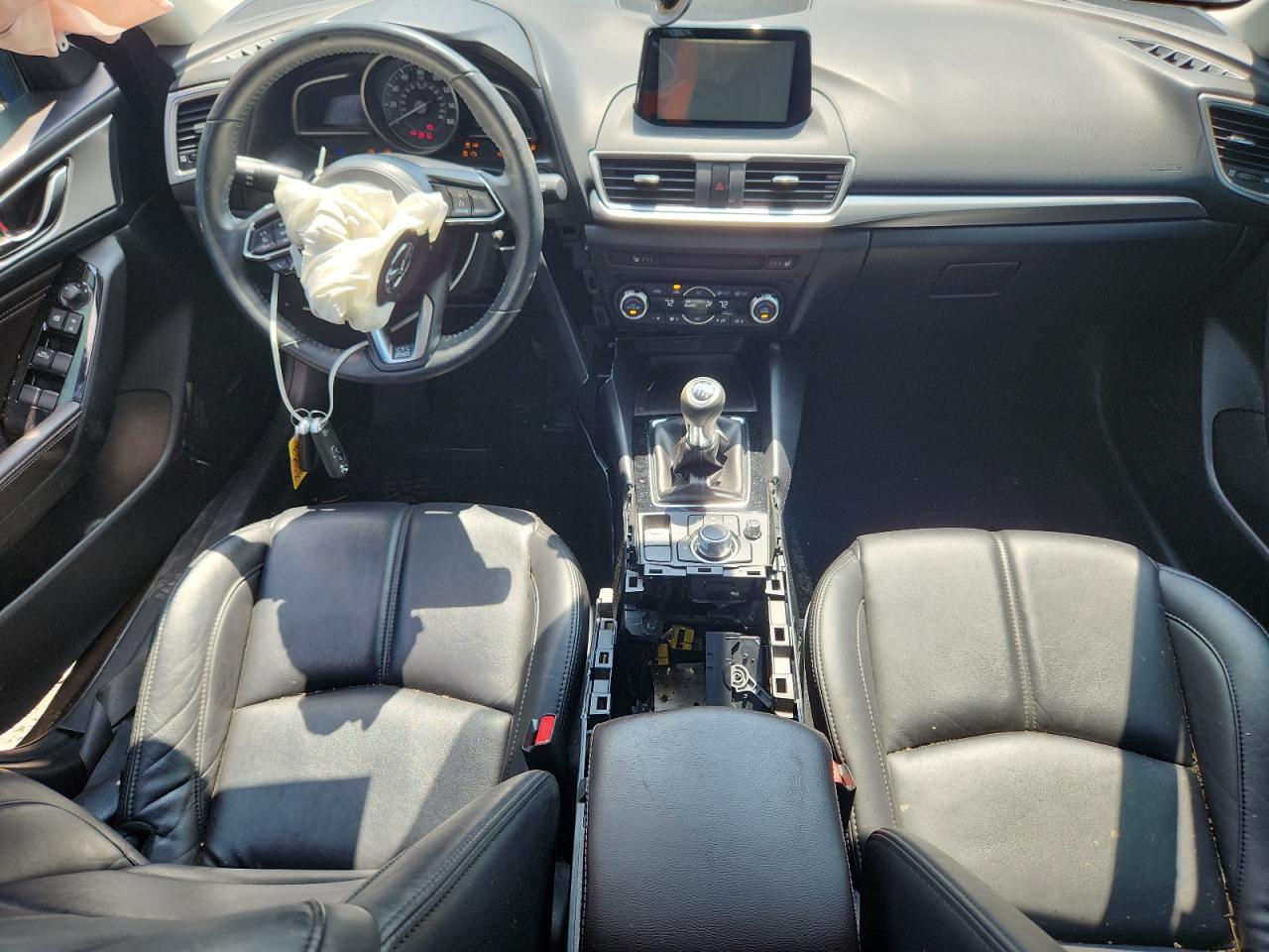 2018 Mazda 3 Touring VIN: 3MZBN1L35JM277163 Lot: 64362635