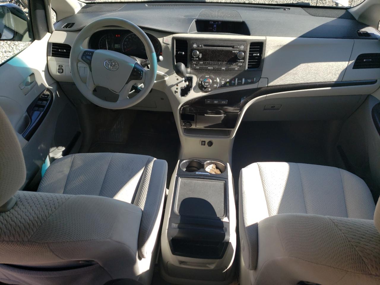 2013 Toyota Sienna Le VIN: 5TDKK3DC2DS372760 Lot: 64380415