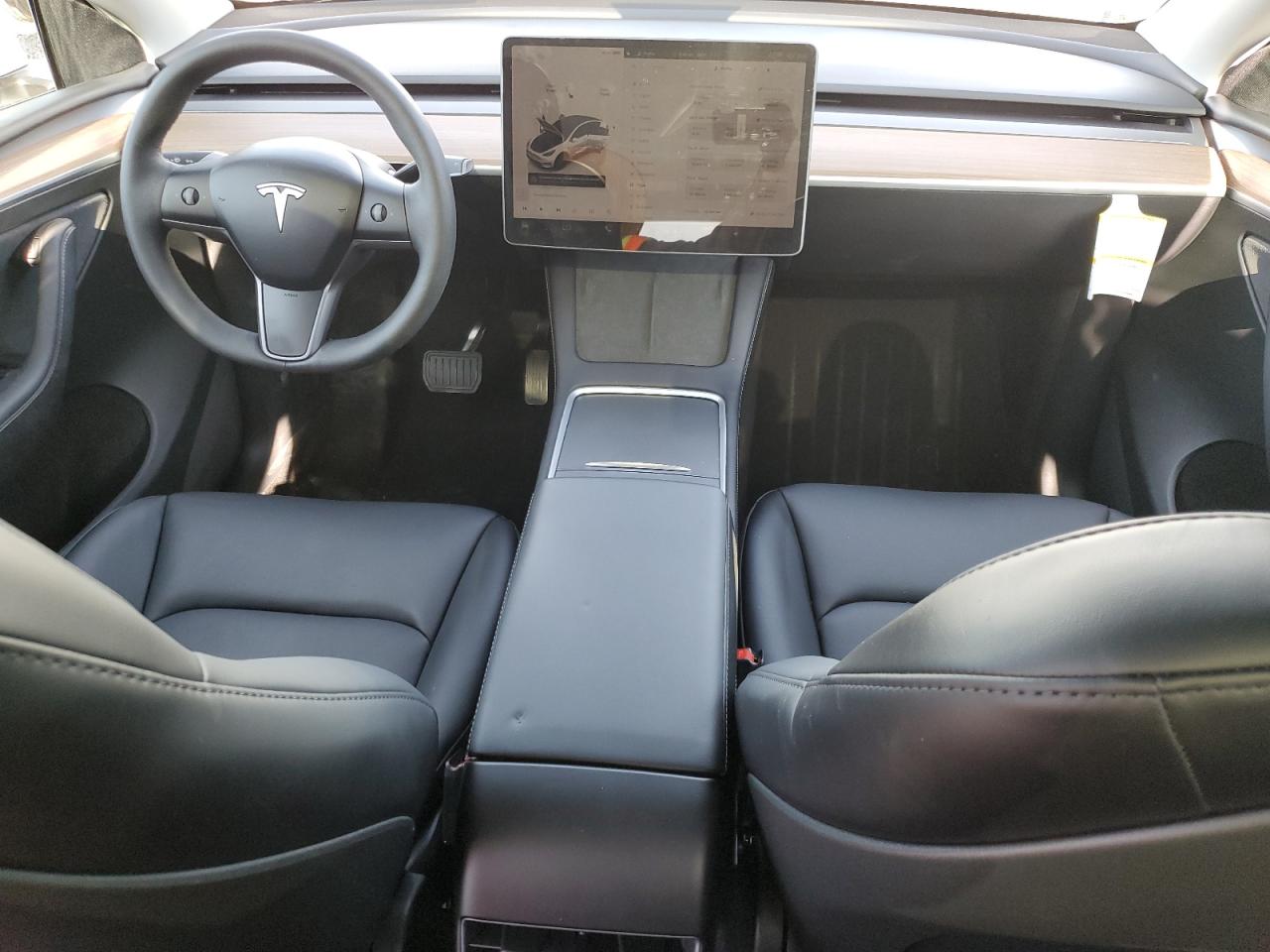 2025 Tesla Model Y VIN: 7SAYGAEE9SF250921 Lot: 63035925
