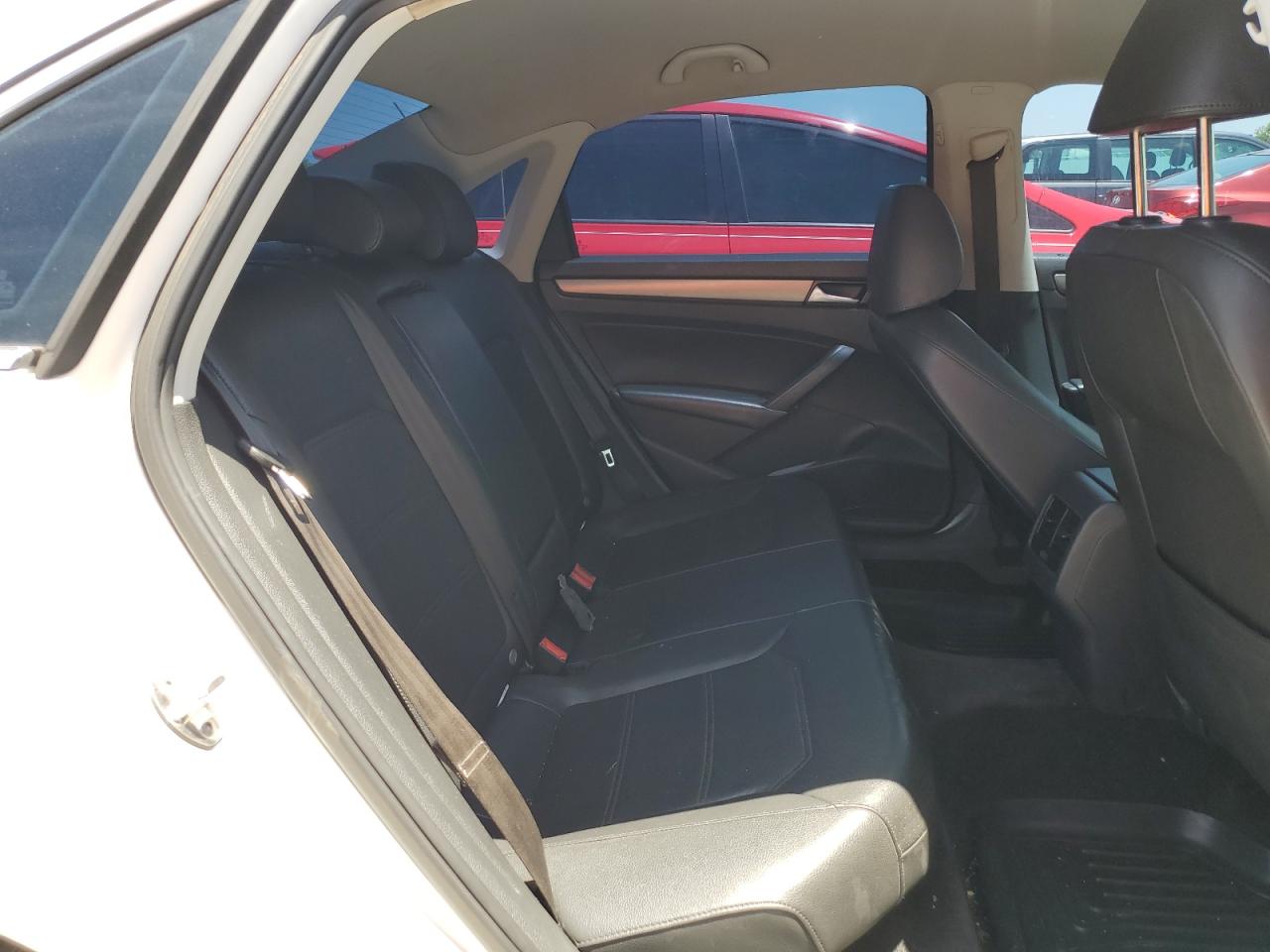 2015 Volkswagen Passat Se VIN: 1VWBV7A30FC065687 Lot: 63218375