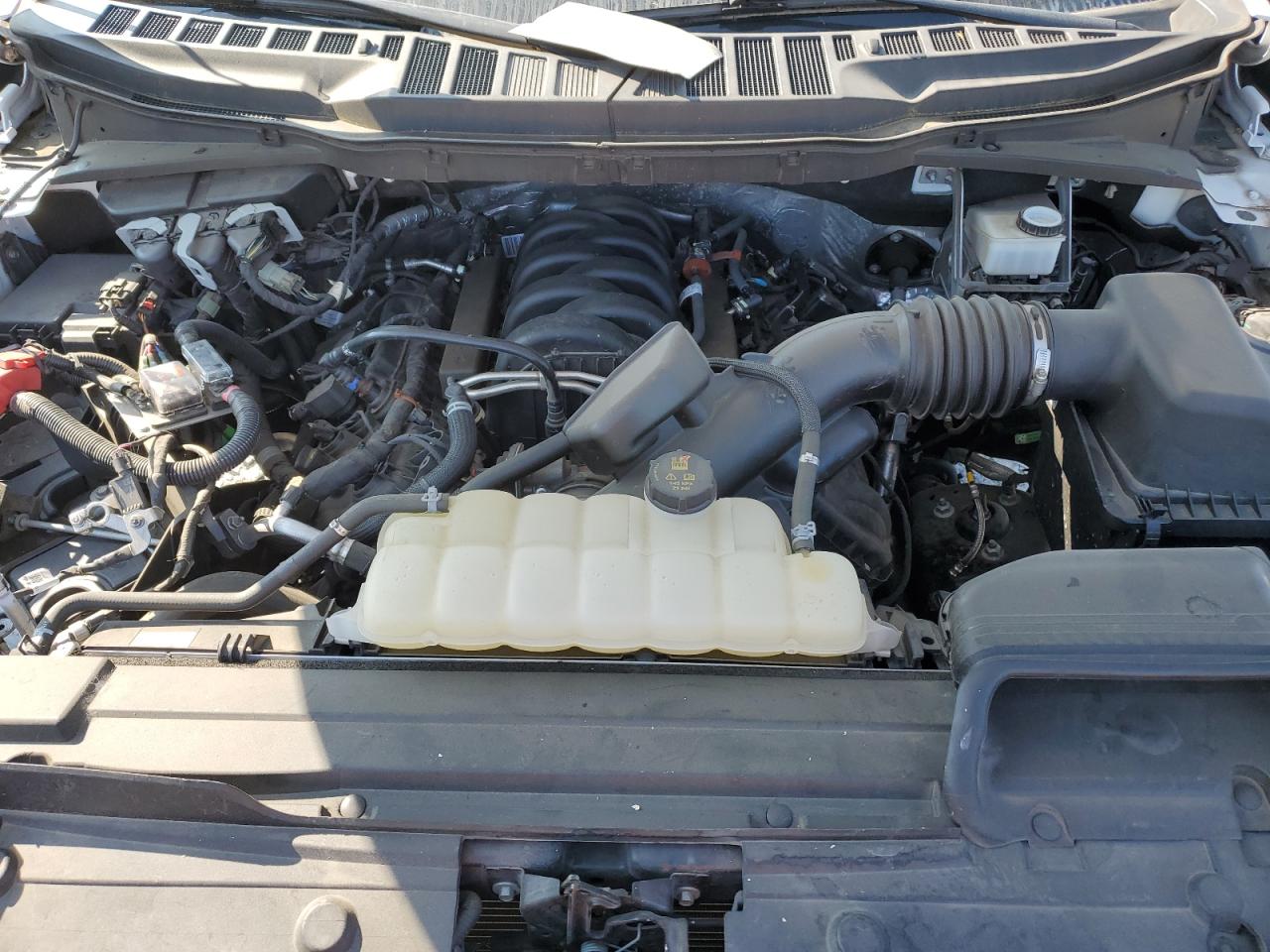 2022 Ford F150 Super Cab VIN: 1FTFX1E55NKE41909 Lot: 63763585