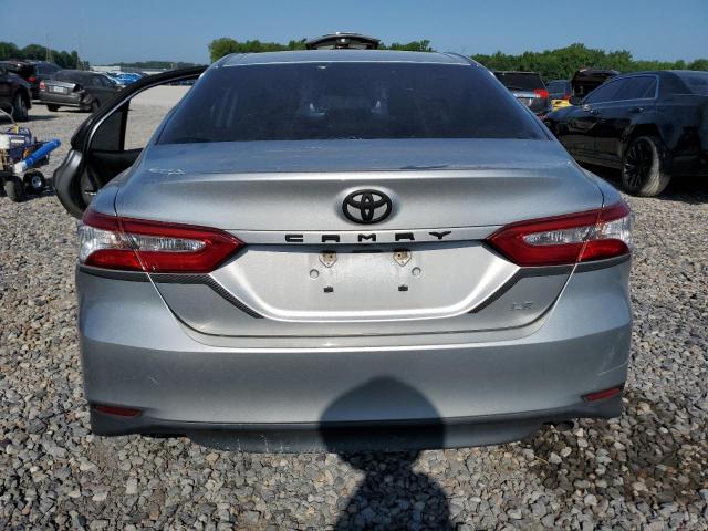  TOYOTA CAMRY 2018 Srebrny