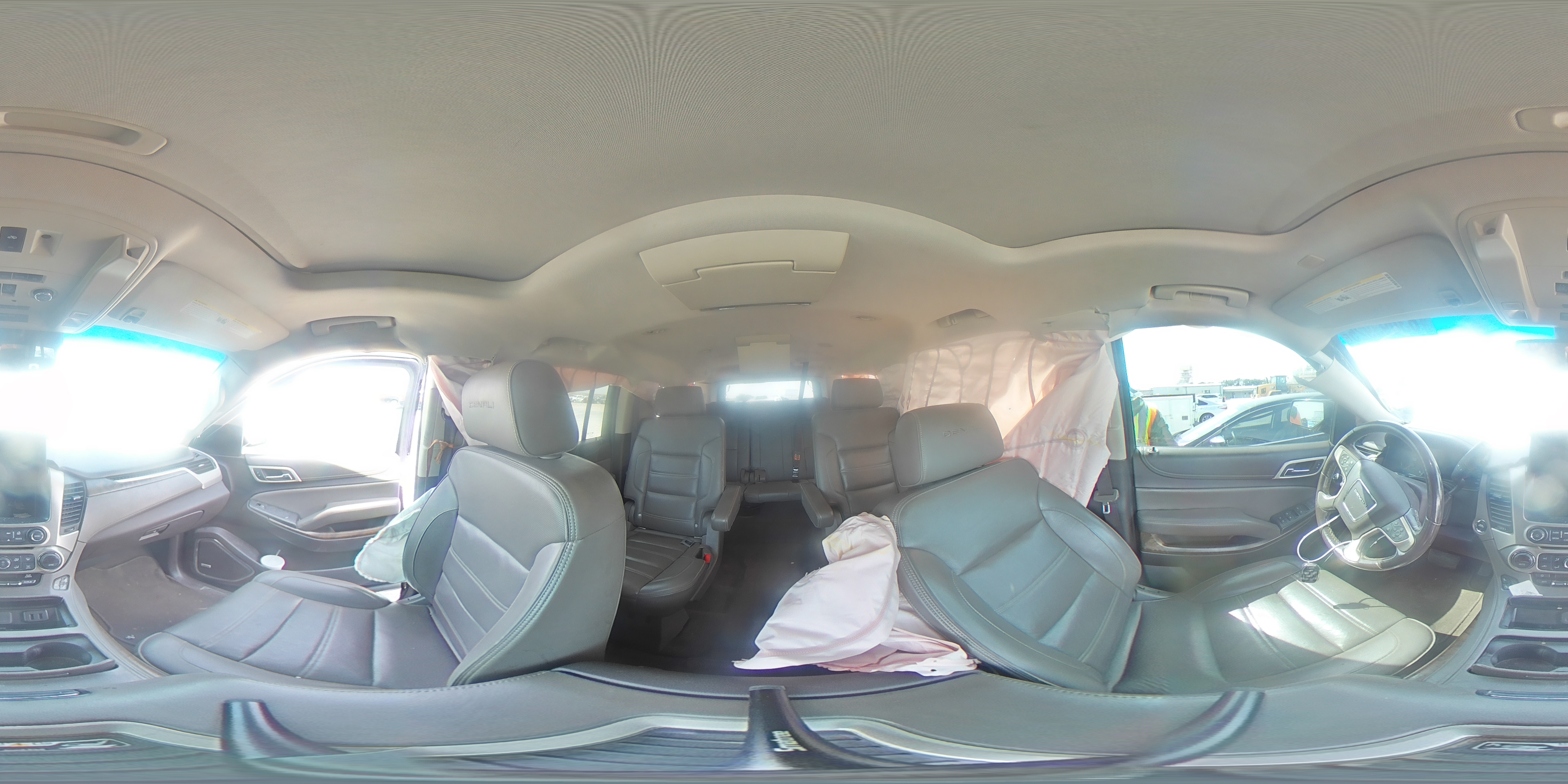2018 GMC Yukon Xl Denali VIN: 1GKS2HKJ4JR341684 Lot: 63093925