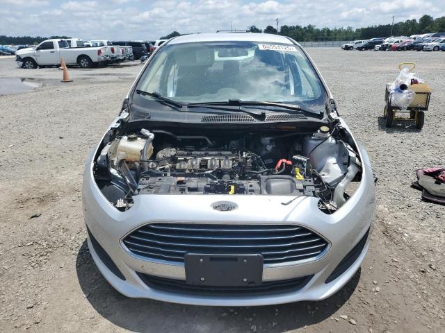  FORD FIESTA 2018 Серебристый