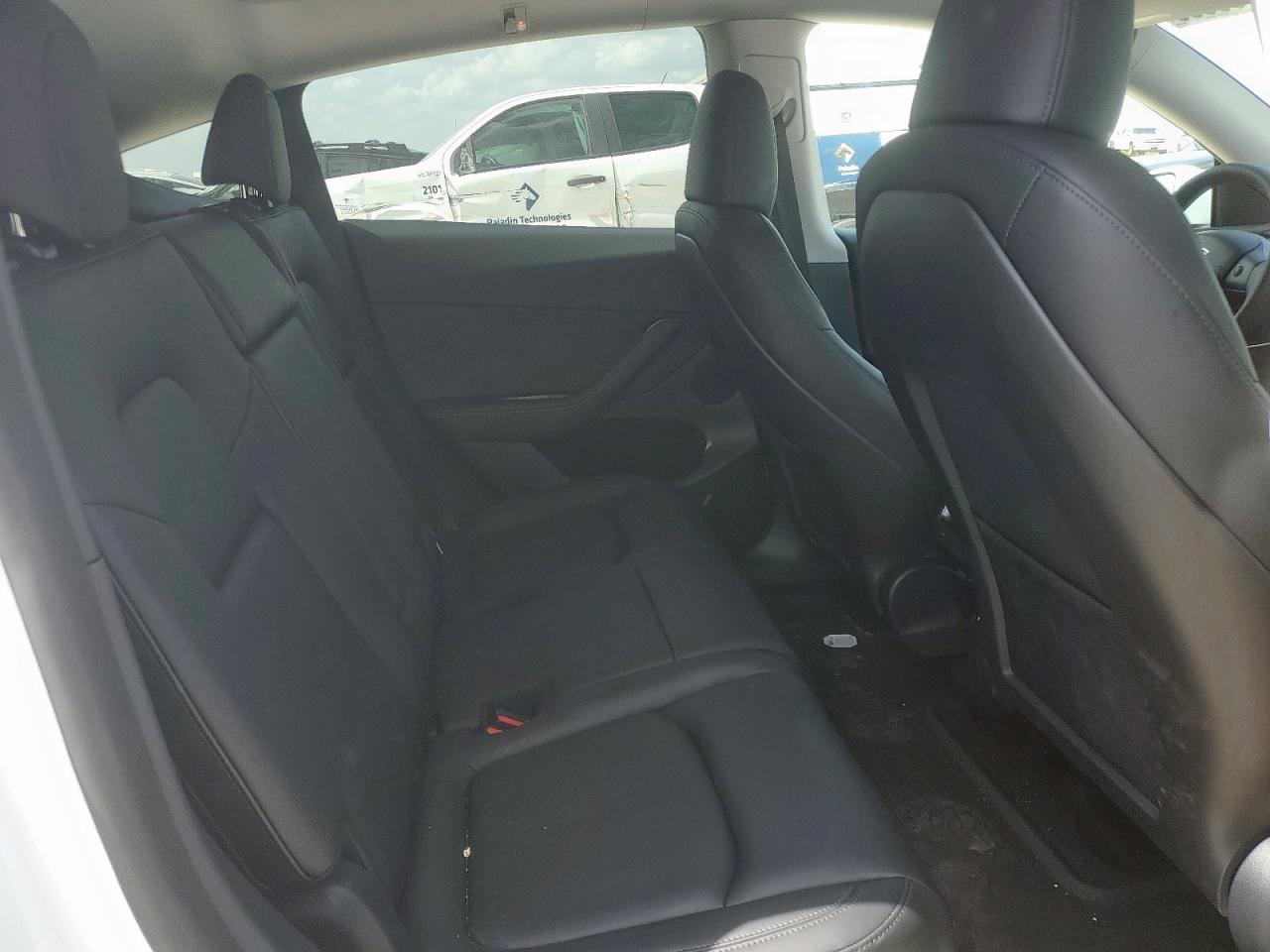 2024 Tesla Model Y VIN: 7SAYGAEE4RF058784 Lot: 64558655