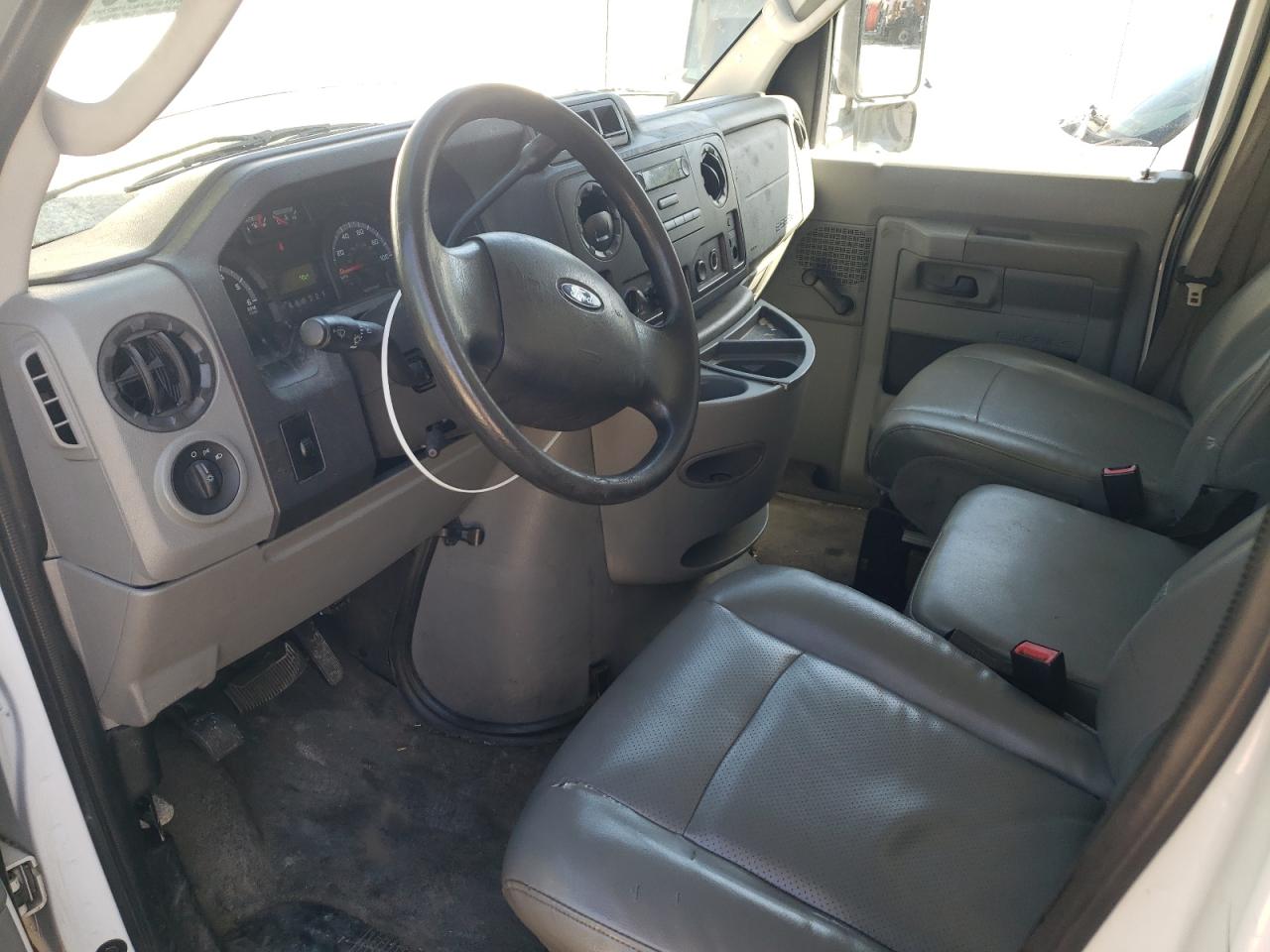 2009 Ford Econoline E450 Super Duty Cutaway Van VIN: 1FDXE45SX9DA08206 Lot: 63551895