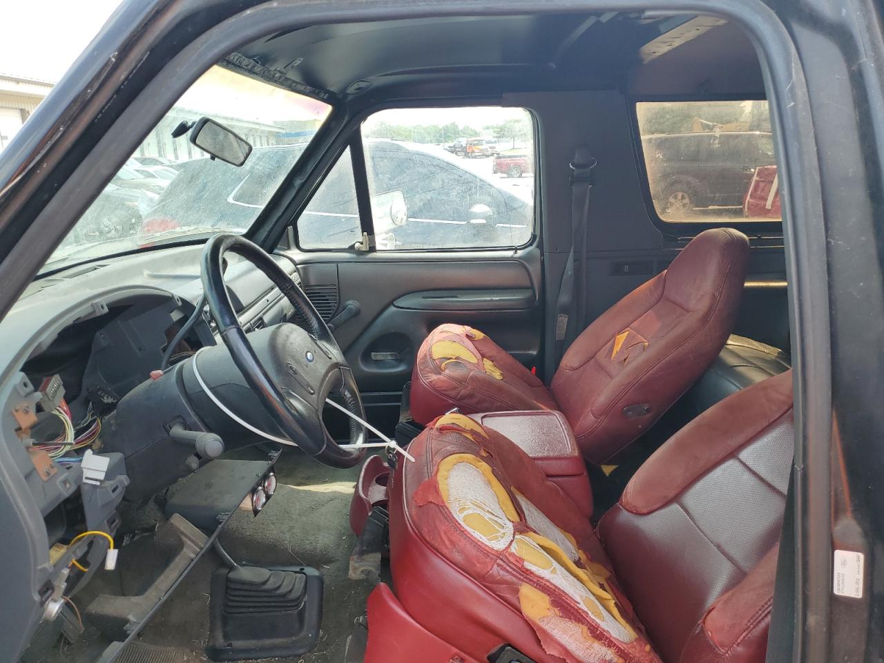 1993 Ford Bronco U100 VIN: 1FMEU15N8PLA33983 Lot: 63784555