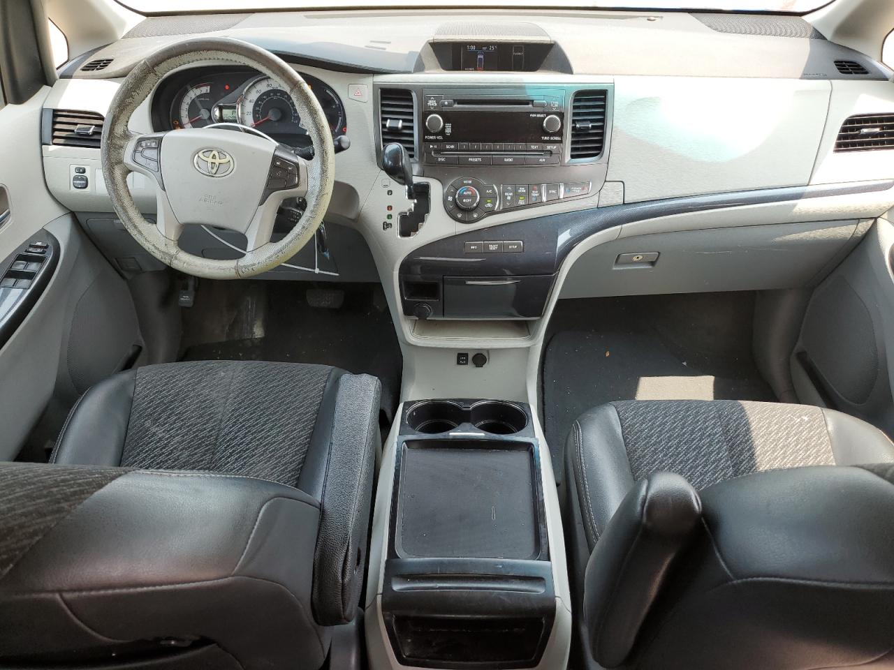 2011 Toyota Sienna Sport VIN: 5TDXK3DC2BS175090 Lot: 62560875