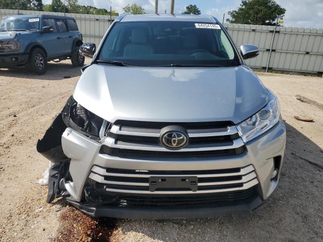  TOYOTA HIGHLANDER 2018 Silver