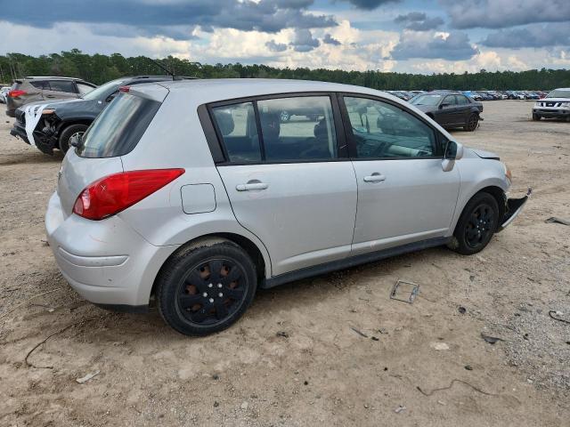 Hatchbacks NISSAN VERSA 2012 Srebrny