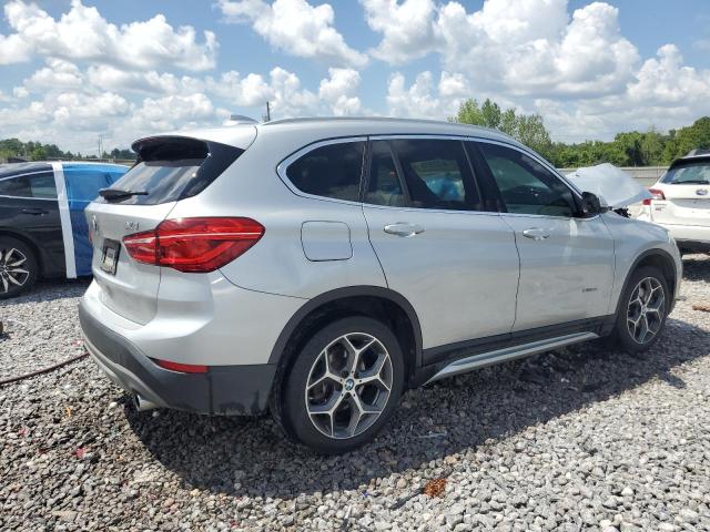  BMW X1 2018 Srebrny