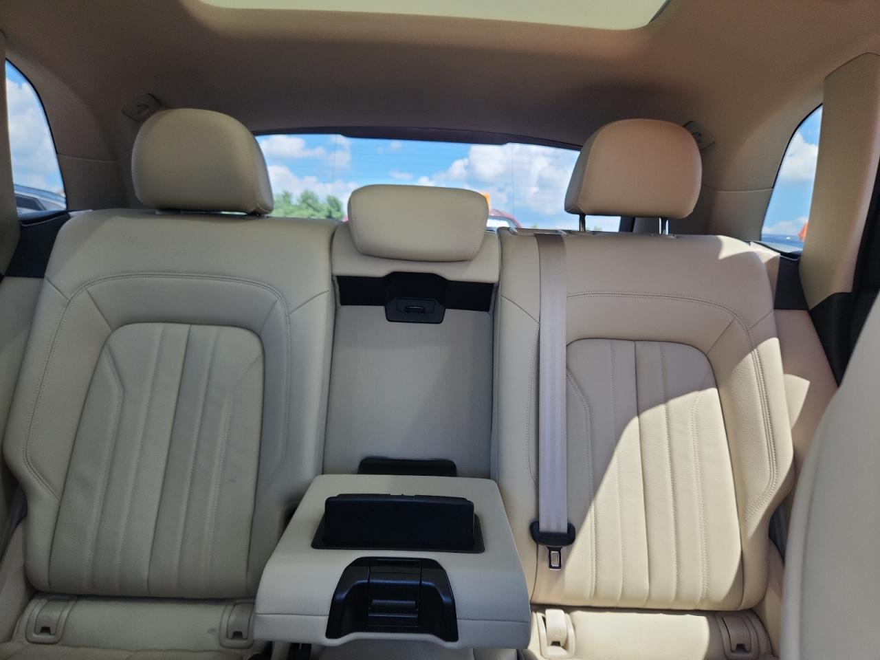 2018 Audi Q5 Premium VIN: WA1ANAFY1J2091935 Lot: 64300435
