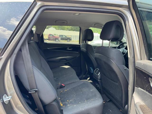 Parquets KIA SORENTO 2016 tan