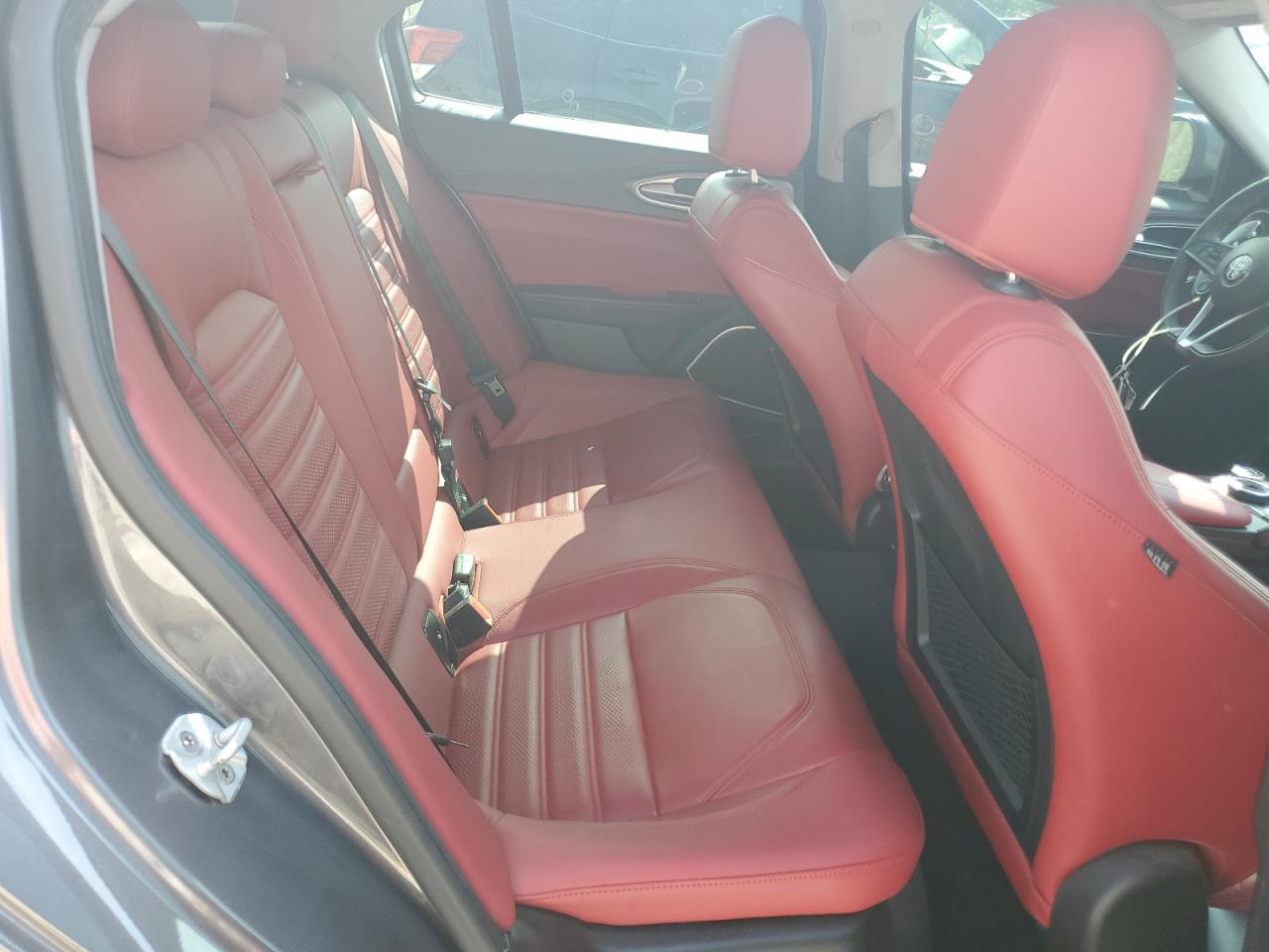 zarfaeen9j7580369 ZARFAEEN9J7580369 2018 Alfa Romeo Giulia Ti Q4