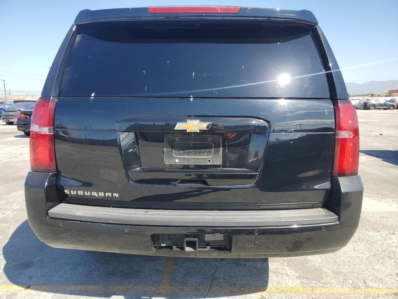 1gnschkc0kr142800 1GNSCHKC0KR142800 2019 Chevrolet Suburban C1500 Lt