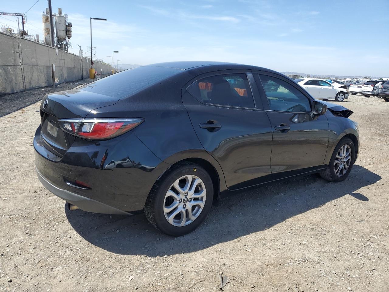 3MYDLBYV6HY176235 TOYOTA YARIS 2017