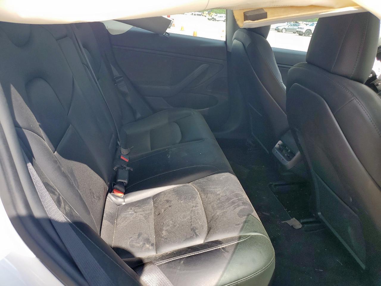 2019 Tesla Model 3 VIN: 5YJ3E1EB3KF211440 Lot: 64338275