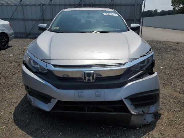 Sedans HONDA CIVIC 2017 Srebrny