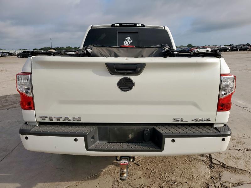  NISSAN TITAN 2017 Белы