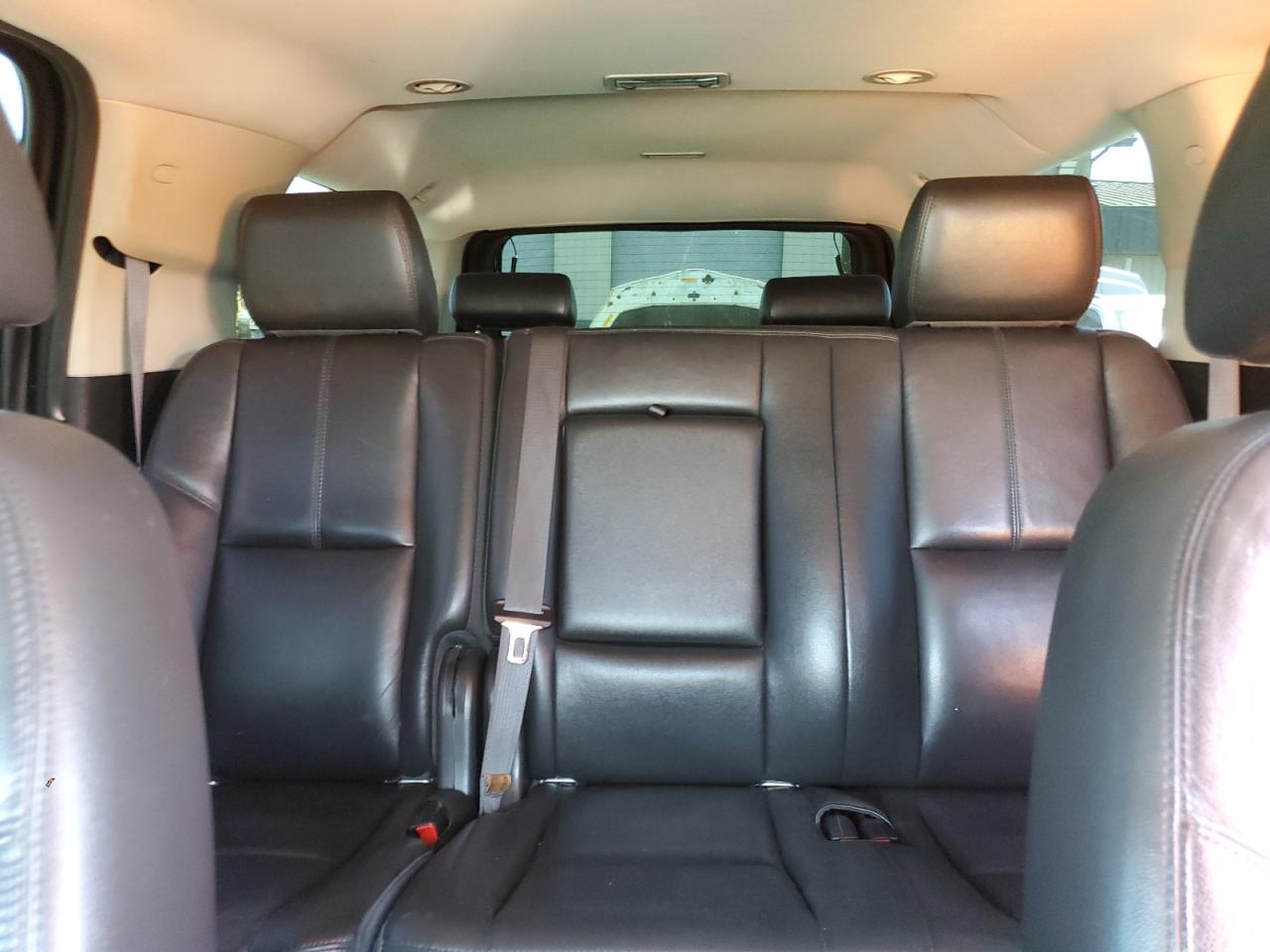 2014 Chevrolet Suburban K1500 Lt VIN: 1GNSKJE79ER212940 Lot: 65610975