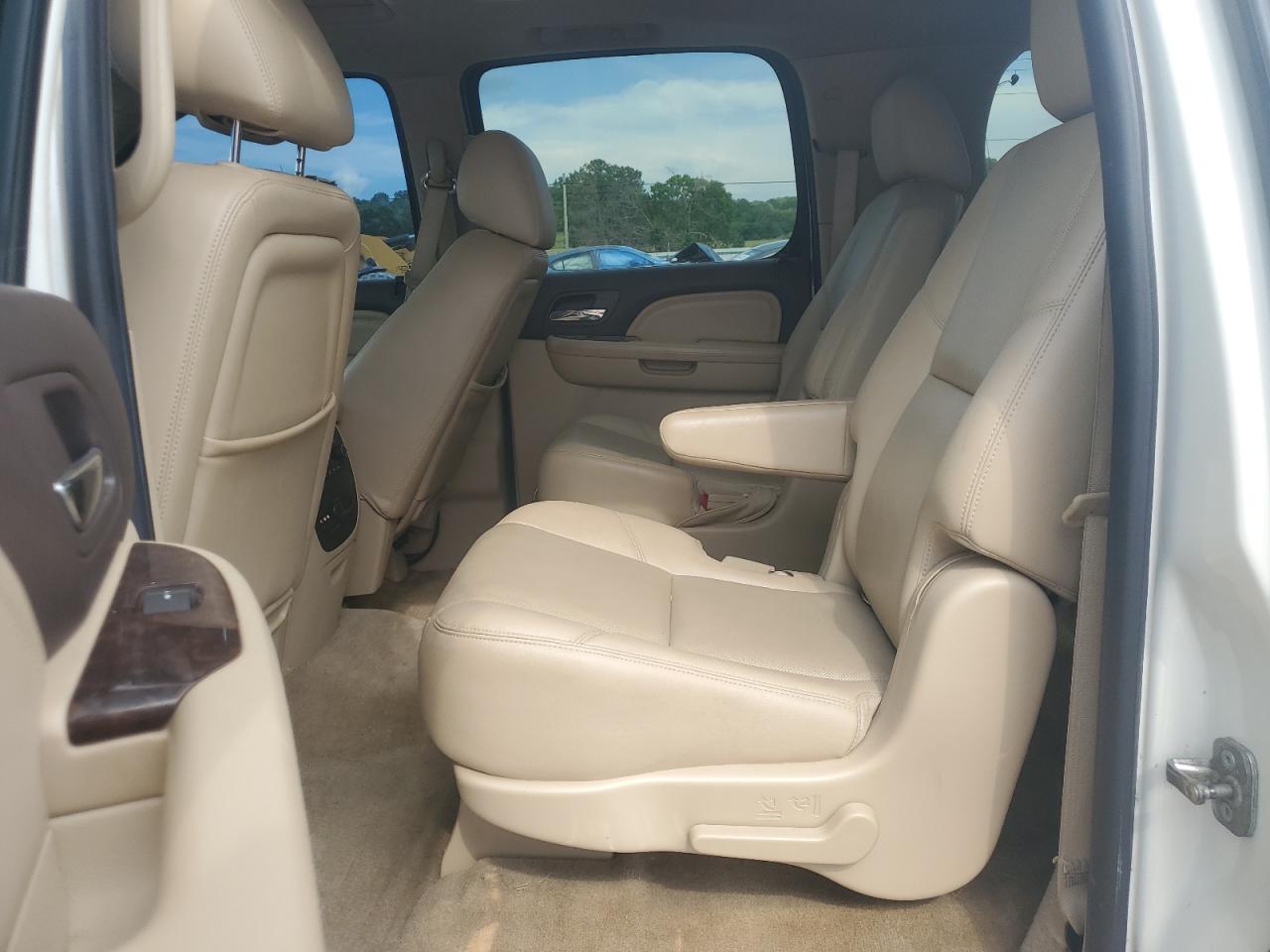 2014 GMC Yukon Xl Denali VIN: 1GKS1MEF4ER177877 Lot: 64712435