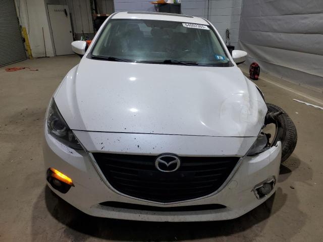 Sedans MAZDA 3 2016 White
