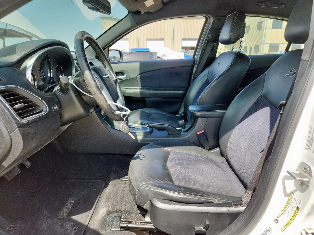 2013 Chrysler 200 Limited VIN: 1C3CCBCG4DN523513 Lot: 65389295