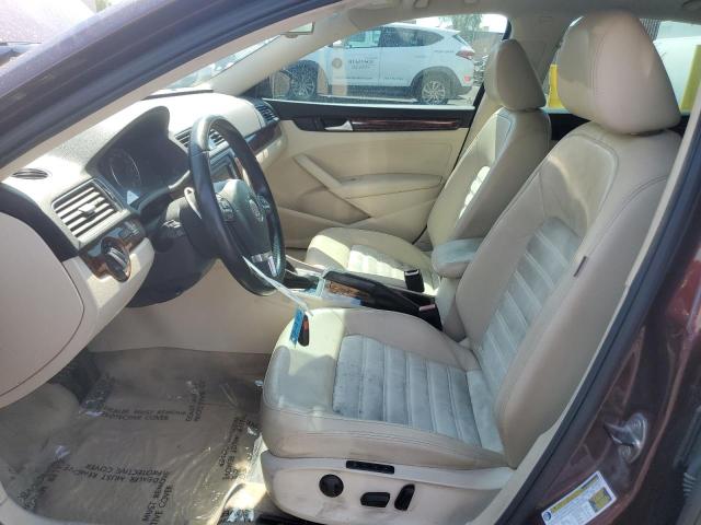 Sedans VOLKSWAGEN PASSAT 2012 Maroon