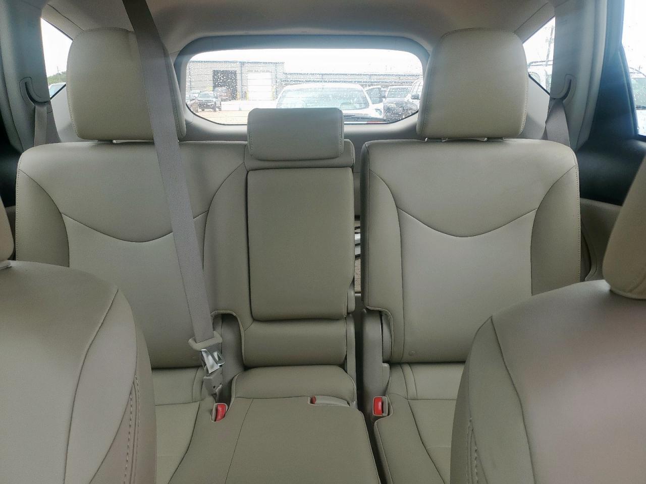2017 Toyota Prius V VIN: JTDZN3EUXHJ068172 Lot: 64382705