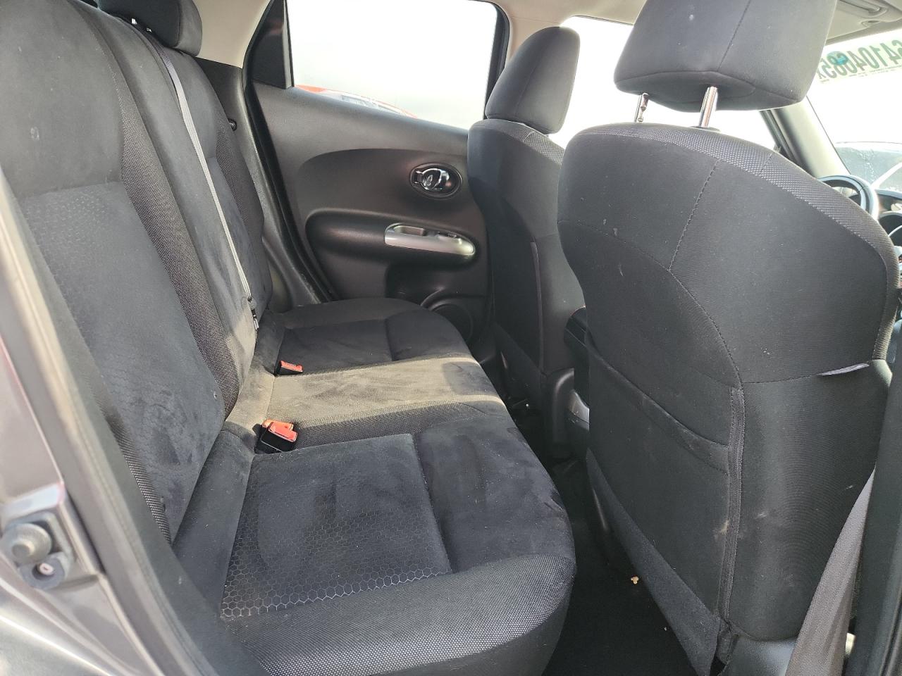2015 Nissan Juke S VIN: JN8AF5MV7FT565055 Lot: 64104685