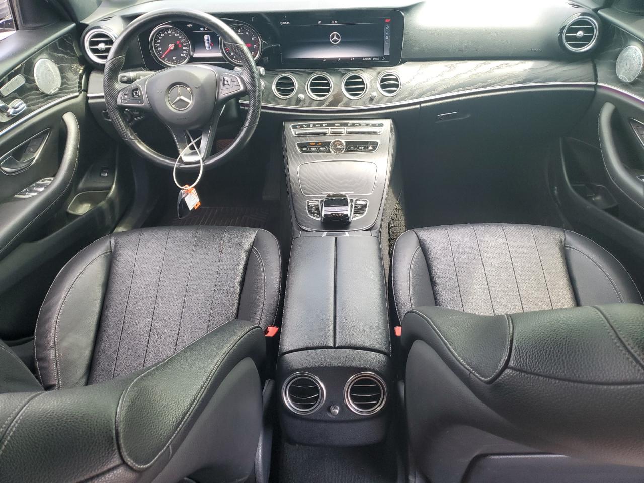 2018 Mercedes-Benz E 300 4Matic VIN: WDDZF4KB8JA301788 Lot: 64249375