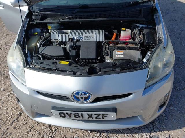 2011 TOYOTA PRIUS T4 V